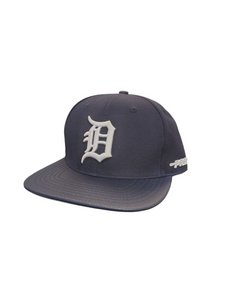 Pro Tigers Old English D Strapback NAVY/WHT