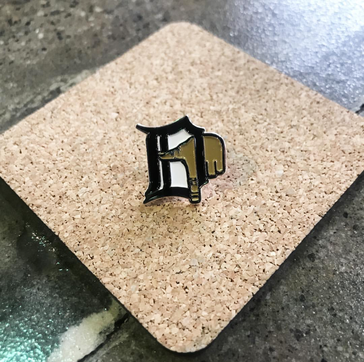 iLive It Pin